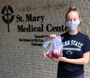 Serving TogetherImage: Knitted Hearts Project at St. Mary Medical Center Creates Warm Connections